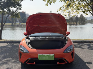 XIAOMI SU7 d'occasion, transmission intégrale 4 roues motrices, longue autonomie, édition MAX, véhicule électrique, 4 portes, 5 places, berline, haute performance, rouge sur noir - Product Image 2