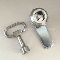 Serrure à came triangulaire ZDC pour armoires et portes, qualité ANSI Grade 2, entraxe 60 mm, finition chrome brillant, 1 clé – Approvisionnement direct usine