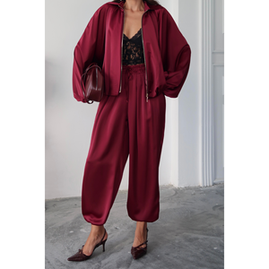 Pantalones Harem de Satén Elegantes Color Borgoña para Mujer, Pantalones Anchos de Pierna Ancha, Corte Suave y Fluido, Estilo Casual y Moderno - Product Image 5