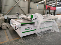 Machine de découpe de couteau oscillant Cnc en tissu de cuir intérieur de voiture d'alimentation automatique