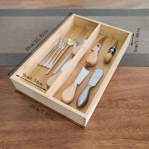 Caja de almacenamiento de cuchillos de bambú con dos compartimentos y organizador de utensilios para la organización de cubiertos y cajones de vajilla. - Product Image 4