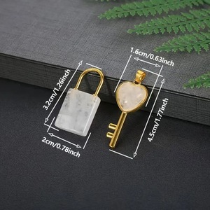 Cadena con Colgante de Corazón de Cristal Natural, Llave de Corazón de Cristal, Pieza Tallada de <span class=keywords><strong>Piedra</strong></span> Natural con Candado para Parejas - Product Image 4