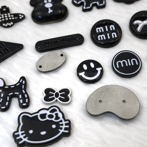 Accessoires de bijoux DIY en résine thème sombre, formes de cœur, visage souriant, florales, faits à la main pour la décoration de cheveux, sacs et vêtements - Product Image 2