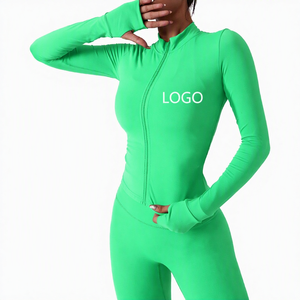 Conjunto Deportivo de Yoga de 3 Piezas para Mujer, Personalizado con Logotipo, Transpirable, Ligero y de Secado Rápido - Product Image 1