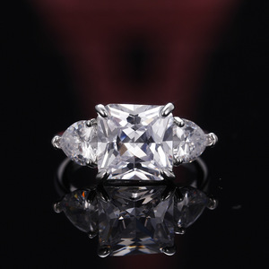 Anello con zircone rosa taglio principessa per donna, elegante gioiello da dito a quattro punte - Product Image 6