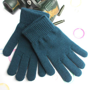 TOPSSPP057M Vente en gros Gants en peluche épais et chauds d'hiver de couleur unie Gants bon marché pour femmes Écran tactile Gants de haute qualité - Product Image 3
