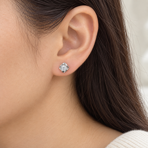 Pendientes Pequeños con Diseño de Flor de Bauhinia para Mujer, Diseño Floral Delicado, Joyería Elegante y Moderna - Product Image 2