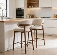 Tabouret de bar au design européen moderne, durable, avec structure en bois et revêtement en polyester, pour bar à domicile et salle à manger