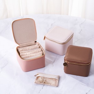 Caja Organizadora de Lujo Personalizada, Resistente al Agua, de Cuero PU, con Diseño Cuadrado Moderno, 6 Bolsas, para Joyería de Viaje - Product Image 4