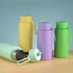 กระติกน้ำสุญญากาศสแตนเลสสตีลสองชั้น ขนาด 1 ลิตร พร้อมหูจับซิลิโคนและหลอดดูด รุ่นมาการอง - Product Image 2