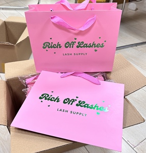 <span class=keywords><strong>Sacs</strong></span> en <span class=keywords><strong>Papier</strong></span> Cadeaux Personnalisés en Gros avec Impression de Logo de Marque sur <span class=keywords><strong>Sacs</strong></span> Kraft - Product Image 5