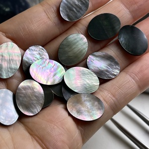 Perles ovales plates doubles en coquille grise en vrac DS Gems Wholesale pour la fabrication de bijoux - Product Image 2