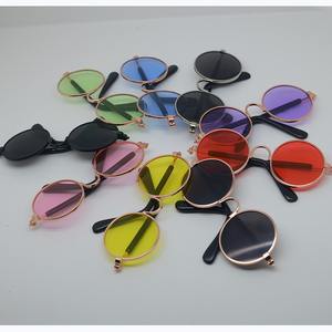 Lunettes de soleil mode créative pour animaux de compagnie Studio photographie accessoires Photo Miniature diverses couleurs poupée accessoires lunettes de soleil - Product Image 4