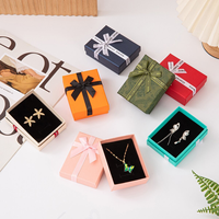 Boîtes et sacs en carton ondulé écologiques, recyclables, vert et orange, avec logo personnalisé en relief et nœud en ruban pour emballage de bijoux