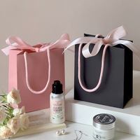 Bolsa de Regalo de Papel Kraft con Cinta Dorada, Impresión UV, Logotipo Personalizado, Ecológica y Sostenible para Joyería, Perfume, Lápiz Labial