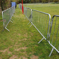 Barrière de contrôle des foules de haute qualité, 1,8 m de haut, galvanisée à chaud, écologique, avec pieds fixes en bois traité thermiquement pour chantier de construction