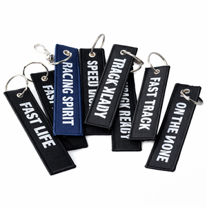 Vente en gros de porte-clés en tissu style sport Jet Tag, broderie personnalisée avec logo, motif noir, porte-clés brodé double face - Product Image 3