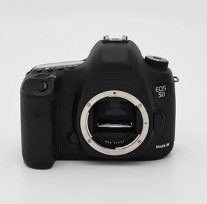 Appareil photo reflex numérique plein format d'occasion classique EOS 5D Mark III 22,3 MP avec autofocus rapide 61 points, vidéo Full HD – Puissance photographique professionnelle à prix réduit - Product Image 1