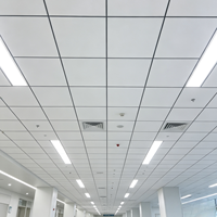 Plafond suspendu moderne pour hôpitaux et hôtels, panneau de plafond en fibre de verre antibactérien, ignifuge, imperméable et antimicrobien