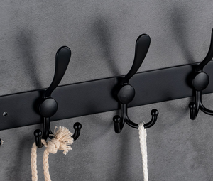 Rail mural noir mat avec 5 crochets pour serviettes, peignoirs, manteaux, design minimaliste, gain de place, rangement pour salle de bain - Product Image 2