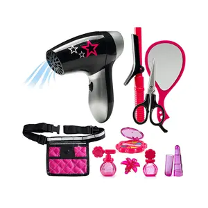 美容造型师设置完整的游戏假装美发沙龙站礼品套装为女孩与玩具吹风机 Curler 剪刀