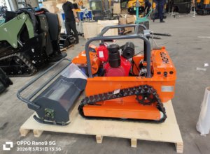 Supply Htm1200 <b>Remote</b> <b>Control</b> Crawler Lawn <b>Mower</b> with Engine 1200mm Cutting Width 40 Climbing - Product Image 4