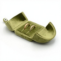 Boîte à bijoux portable de luxe en velours vert gaufré avec fermeture à bouton-pression pour bagues, boucles d'oreilles et colliers
