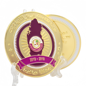Médaille plaquée or du Qatar, fabrication personnalisée bon marché, pièces de monnaie en métal <span class=keywords><strong>3D</strong></span> plaquées or avec boîte en velours noir - Product Image 2