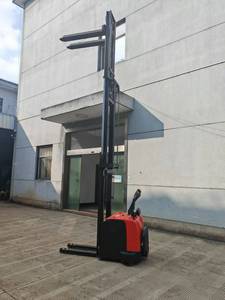 รถยกพาเลทไฟฟ้า WELIFTRICH คุณภาพสูง 2 ตัน ขับเคลื่อนด้วยไฟฟ้าเต็มรูปแบบ ระบบไฮดรอลิก ใหม่และมือสอง สำหรับอุตสาหกรรมค้าปลีกและร้านอาหาร - Product Image 3