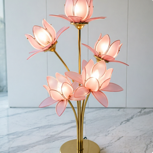 Lámpara de Mesa E26 de Cristal con Base de Metal - Luz Decorativa con Pétalos Rosados para Hogar y Oficina - Product Image 3