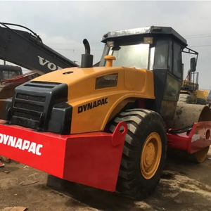 รถบดยางมือสอง Dynapac CA602D แบบลูกกลิ้งเดี่ยว พร้อมปั๊มและมอเตอร์ ชั่วโมงการทำงานต่ำ และดูแลรักษาอย่างดี กำลังขาย - Product Image 1