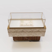 Vitrine sur pied en bois moderne personnalisée avec base en laiton doré, présentoir à bijoux en verre pour comptoir de centre commercial, kiosque pour boutique de montres