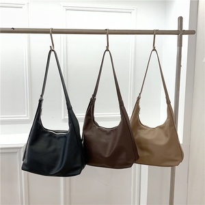 <span class=keywords><strong>Borsa</strong></span> a Spalla/Tracolla Grande Capacità in PU Moda Primavera 2026 da Donna, Multicolore, per Lavoro e Pendolarismo - Product Image 4
