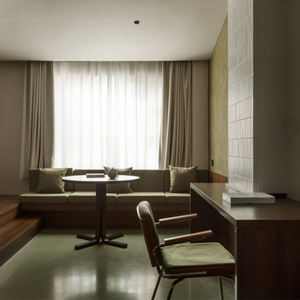 Ensemble de meubles de chambre d'hôtel 3 à 5 étoiles, style moderne et personnalisé, lit en bois massif de luxe, table de chevet pour hôtel de luxe, chambre de resort - Product Image 4