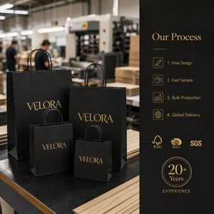 Sacs de courses en papier noir écologiques durables de haute qualité avec corde en coton et logo personnalisé estampé or pour boutiques de luxe et vente au détail - Product Image 3