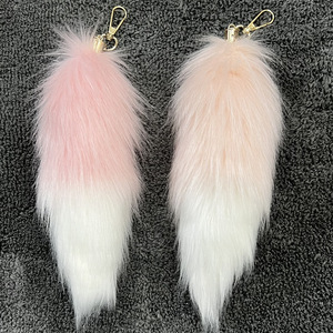 พวงกุญแจหางจิ้งจอกขนฟู20ซม. แฟชั่น - Product Image 3