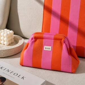 Wholesale Fashion Stripe Knitted Handbag Women Cloud Shape Clutch Bag Lightweight Woven Makeup Bag Casual Summer Beach <b>Purse</b> - Product Image 3