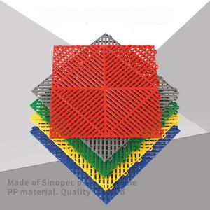 Dalles de sol en plastique industriel antidérapantes colorées à clipser pour garage, atelier et magasin de détail automobile - Product Image 4