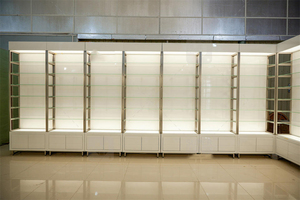 Exhibidor Personalizable para Perfumes y Maquillaje, Mueble de Madera, Metal y Vidrio para Tiendas Minoristas, Diseño Modular, Apto para Boutiques - Product Image 2
