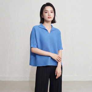 Blusa Elegante Miyake con Cuello en V y Pliegues, Manga Corta, Estilo Relajado y Drapeado, para Uso Diario, Ropa Occidental para Mujer, PY 2026 - Product Image 2