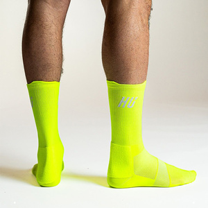 Chaussettes de sport de cyclisme BiLu avec logo personnalisé, chaussettes de sport en tricot, chaussettes de sport pour le cyclisme, chaussettes de course en coton pour hommes - Product Image 1