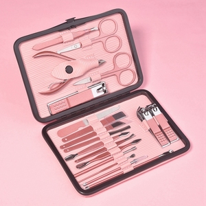 Kit de manucure et pédicure de luxe en acier inoxydable 18 pièces avec coupe-ongles, lime à ongles, ensemble d'outils de toilettage, prêt à offrir en cadeau pour les soins à domicile ou en salon - Product Image 1