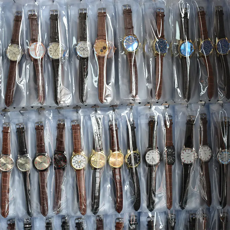 Barato al por mayor 2023 moda cuero mezcla relojes cuero cuarzo relojes para hombres