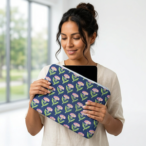 Funda acolchada para portátil de algodón floral, hecha a mano, ligera, con cremallera, protectora, de tela de primera calidad. - Product Image 1