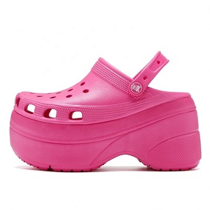 Amazon.com: Crocs Zuecos de plataforma Crocband para hombre y mujer |  Zapatos de plataforma : Salud y Hogar