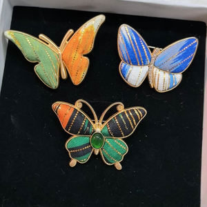 パーティーギフトとして女性と子供のための民族手作りカラフルかわいい蝶合金ブローチ - Product Image 1