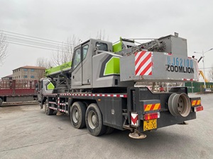Grúa Móvil Usada Zoomlion de 25T con Motor y Caja de Cambios Weichai para Trabajos de Construcción - Product Image 4