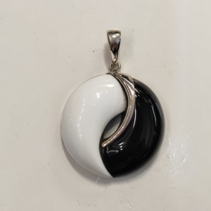 Pendentif en argent 925 avec perle d'agate noire - Product Image 1