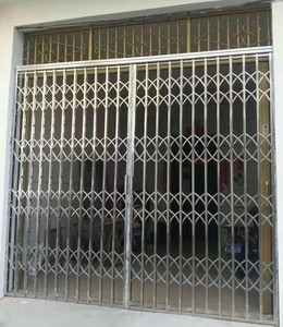 Grille de <span class=keywords><strong>porte</strong></span> de magasin en acier inoxydable télescopique Push-Pull <span class=keywords><strong>Porte</strong></span> en fer Ventilation simple Fenêtre de sécurité <span class=keywords><strong>Porte</strong></span> <span class=keywords><strong>pliante</strong></span> pour centre commercial - Product Image 4