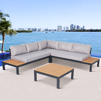 Sofá Esquinero Moderno para Patio, Muebles de Jardín, Conjunto de Conversación en Forma de L de Plástico, Madera y Aluminio con Mesa de Centro